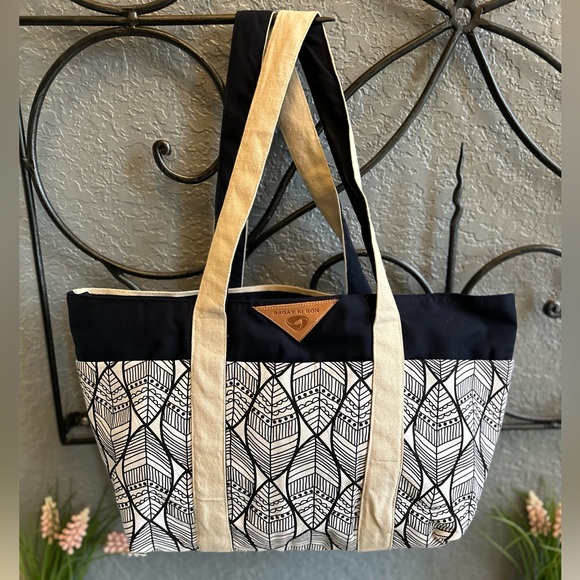 Handmade Artisan Burlap Tote by “Bagay Ki Bon” Creole, “Good Things” - Picture 3 of 11